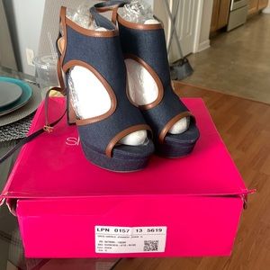 Bought these heels years ago and they have never been worn